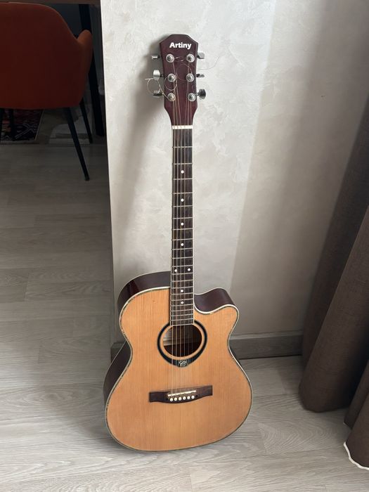 Акустическая гитара