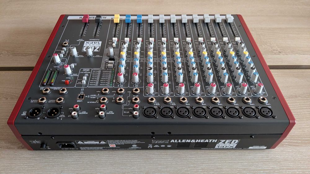 Mixer Allen & Heath ZED60-14FX