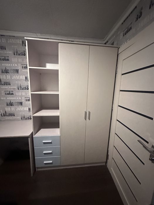 Продам шкаф и рабочий стол