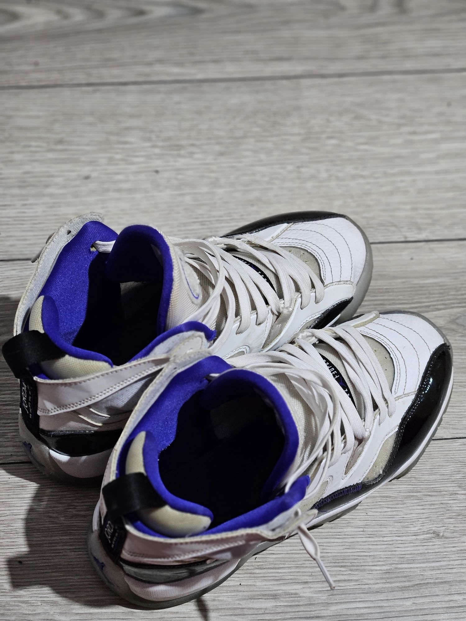 adidasi jordan jump man two trey