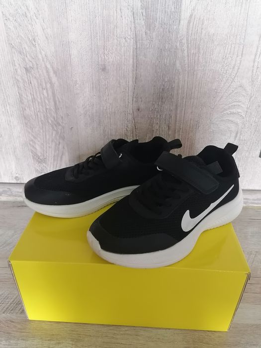 Кроссовки детские