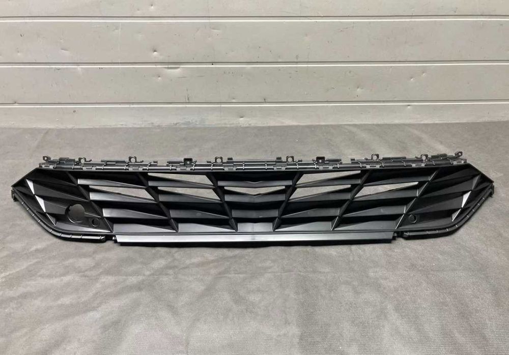 Решетка радиатора Елантра/Элантра/Elantra 23-н.в.