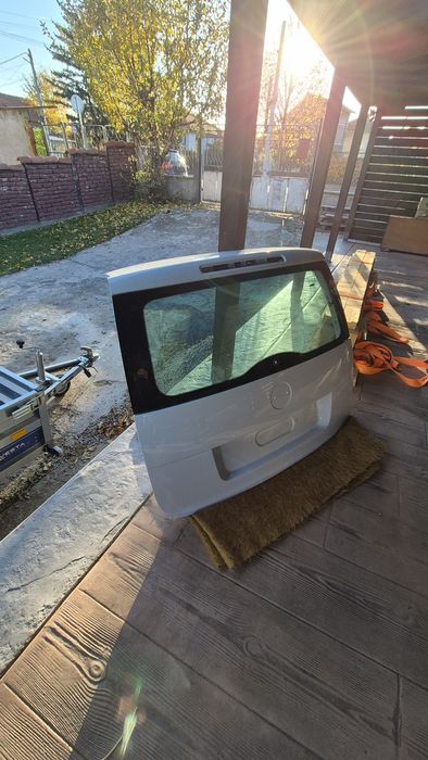 Продавам задна врата за Soda Yeti