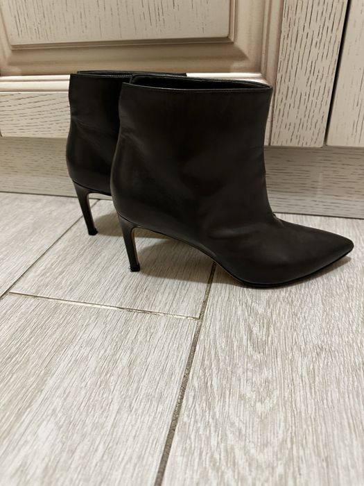 Ботинки из натуральной кожи