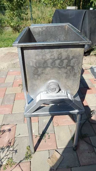 malaxor carne tocata pasta de mici carnati