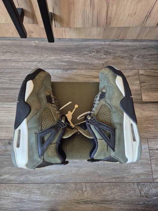 Air Jordan 4 Retro Craft "Medium Olive"