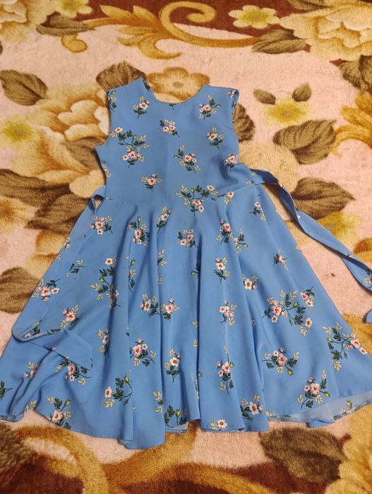 Платье на девочку