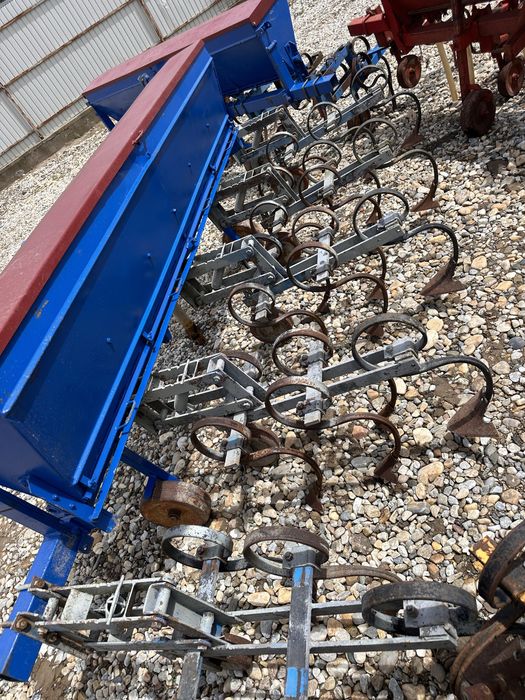 Prasitoare cu fetrilizare prasitori 4 randuri fabricate Italia