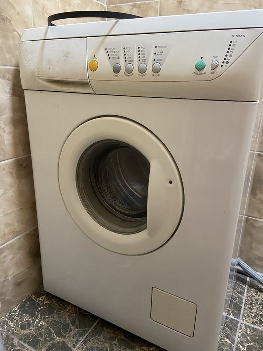 Стиральная машинка Zanussi на запчаси. Самовывоз