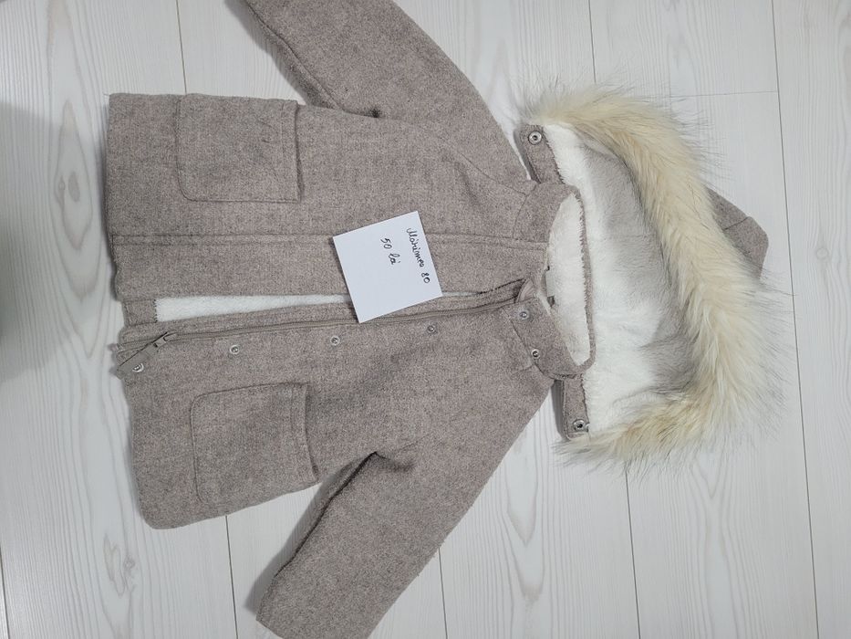 Vand haine mărimea 80,preț pe bucata
Nu asigur transport