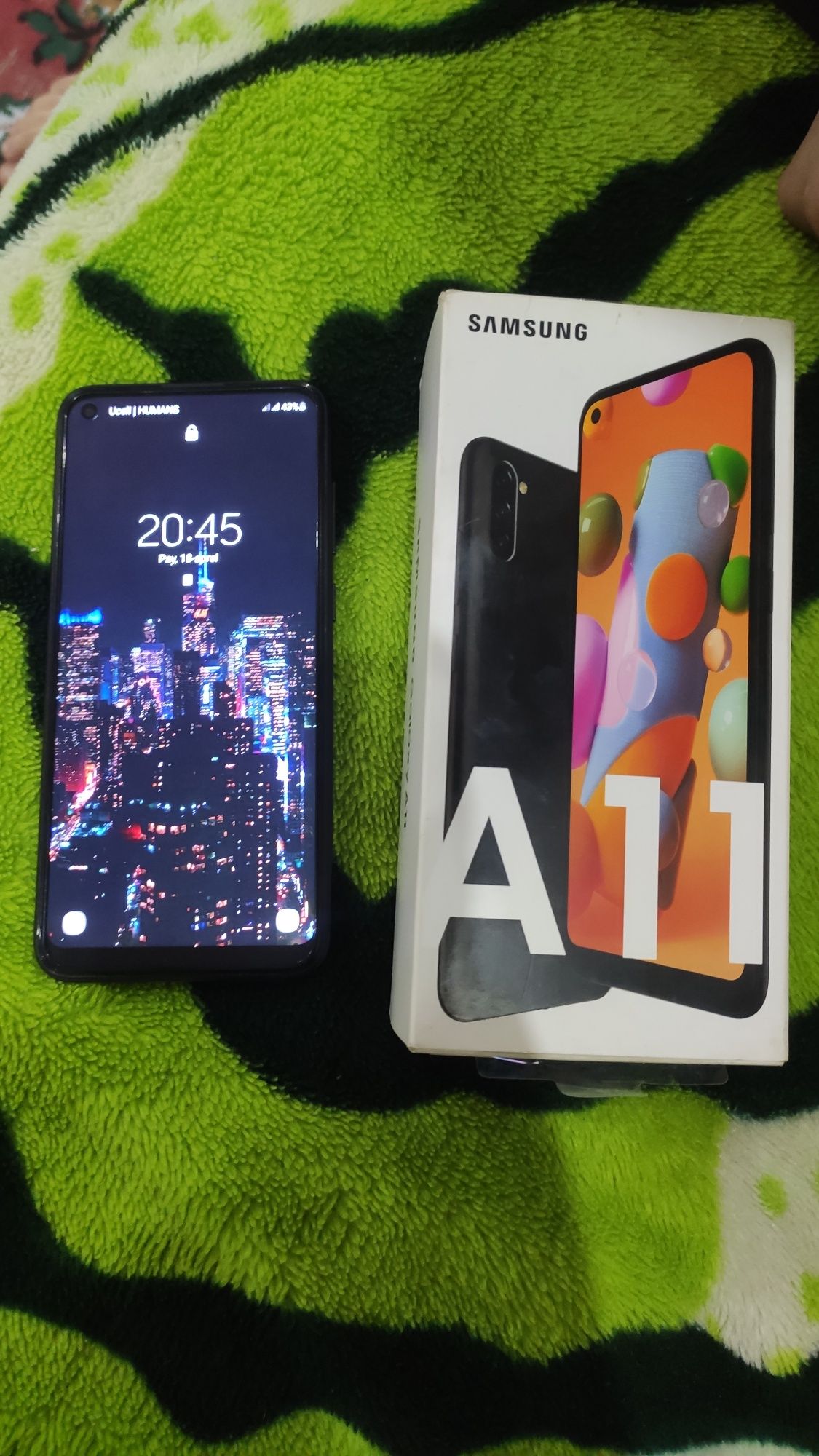 Samsung a 11 3/32 gb +32 gb fleshka.