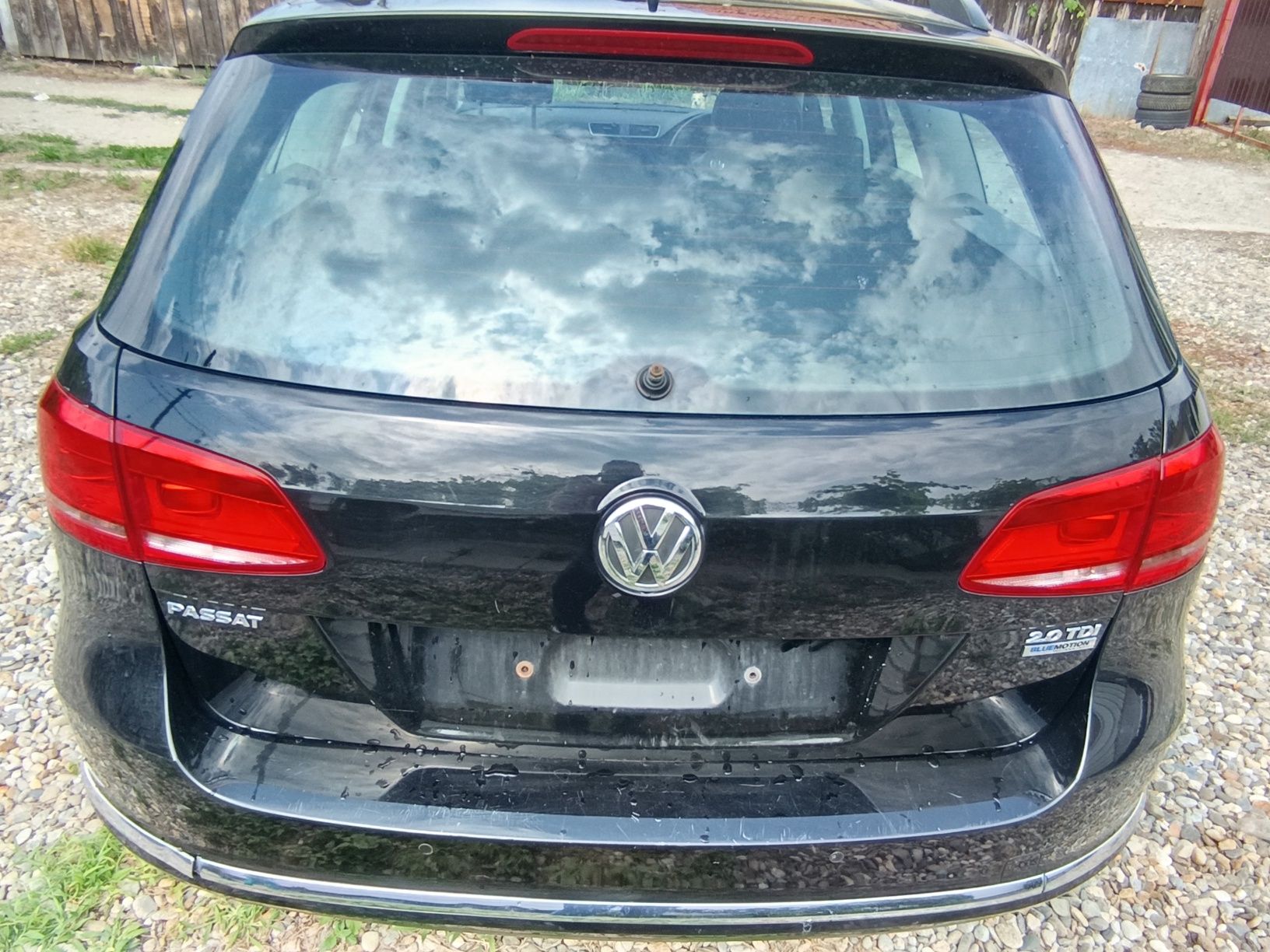 Dezmembrez Volkswagen Passat b7/2.0tdi,140 Cp
