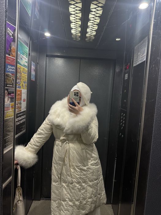 Куртка зима бежывыи