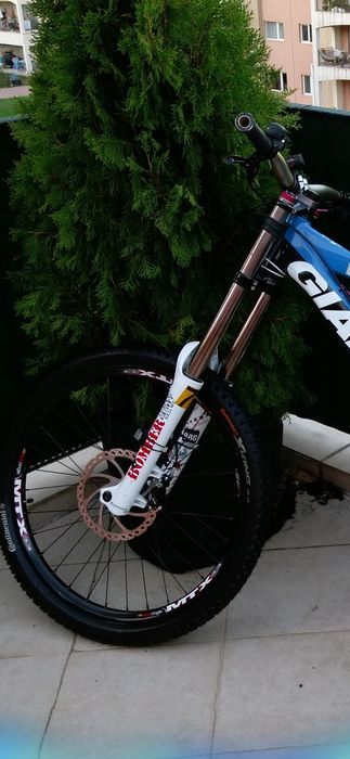"Bicicletă Giant Glory DH, mărime adult, foarte bine întreținută