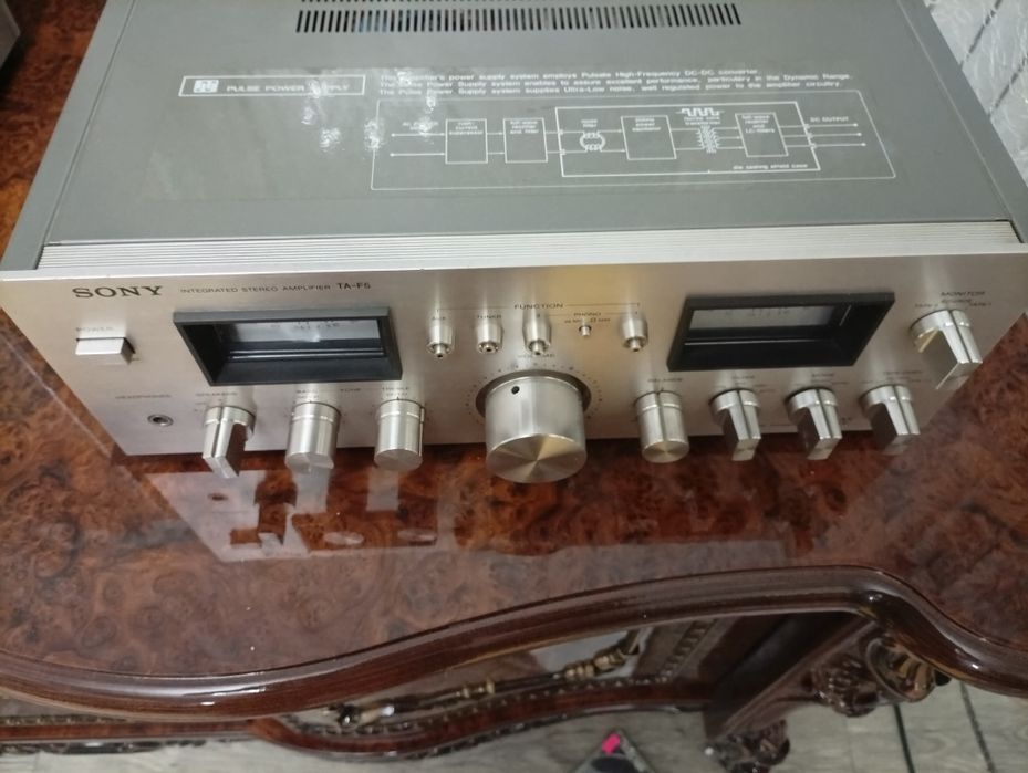 Sony TA-F5 усилитель в хорошем состоянии производство японичя100 вольт