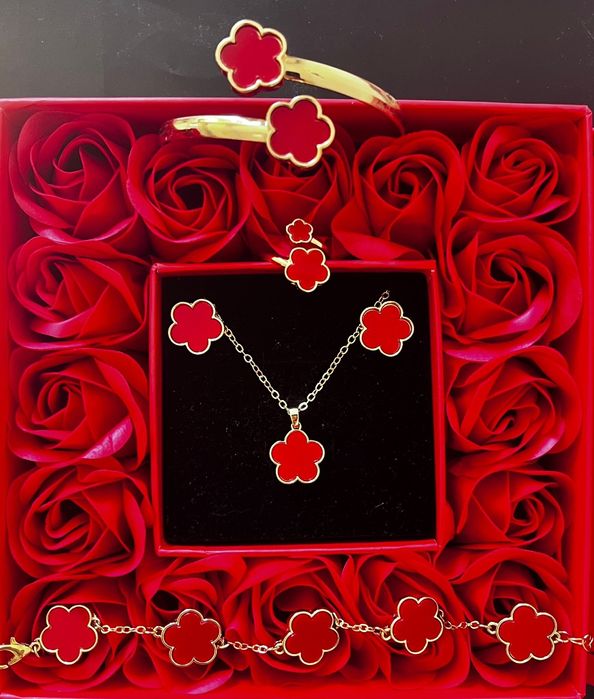 Set de bijuterii stil Van Cleef & Arpels, Rosu