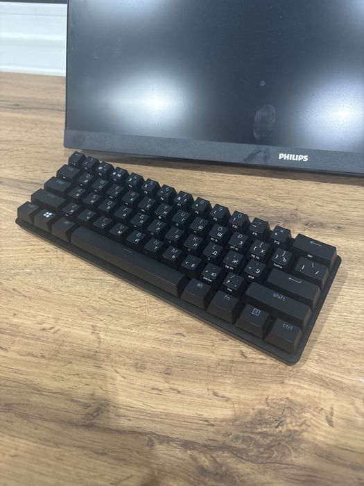 Продам клавиатуру razer hantsman mini optical swirch