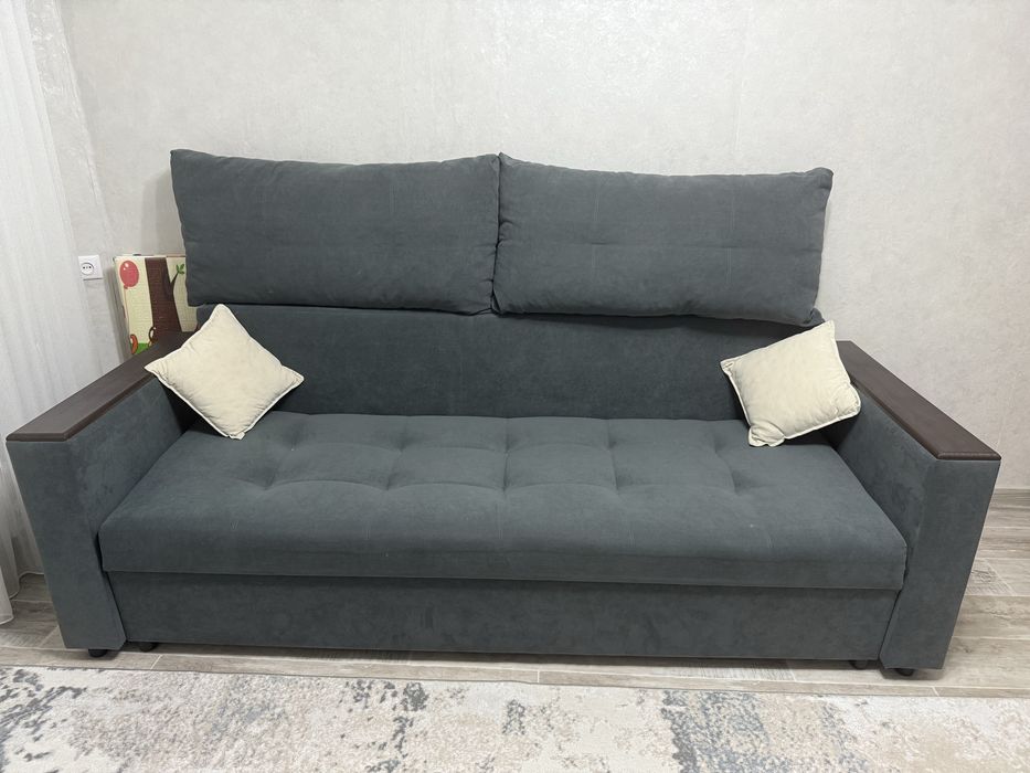 Продам диван в отличном состоянии.
