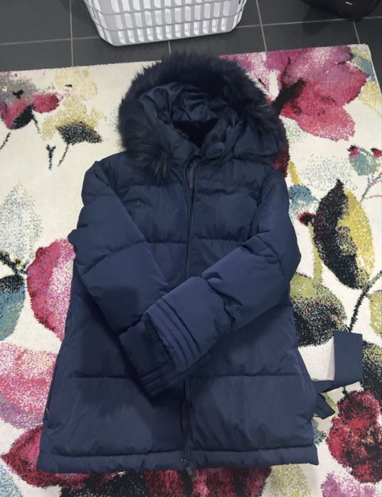 Geaca bleumarin cu puf si gluga detasabila