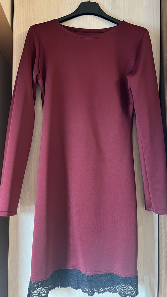 Rochie bordo cu dantela