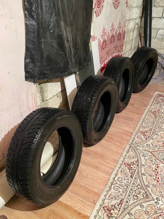 Продается зимные шины.