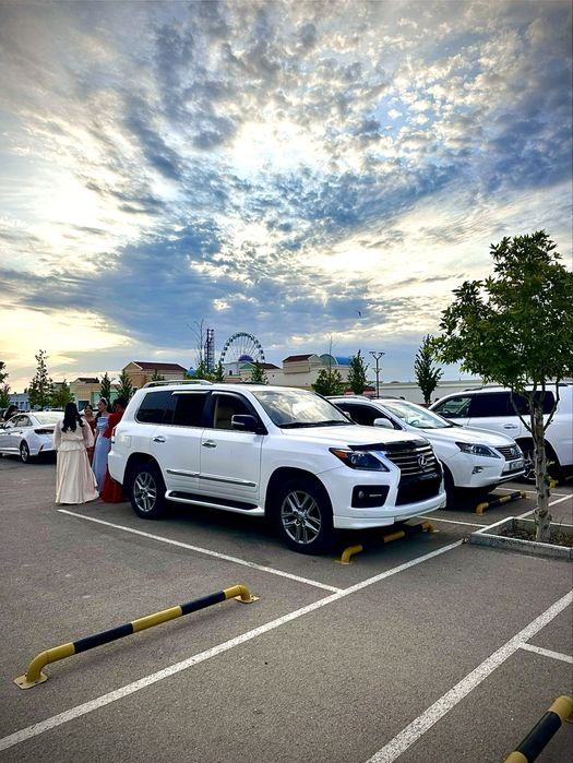 Lexus570 аренда с водителем БекетАта по городу и области такси гулянки