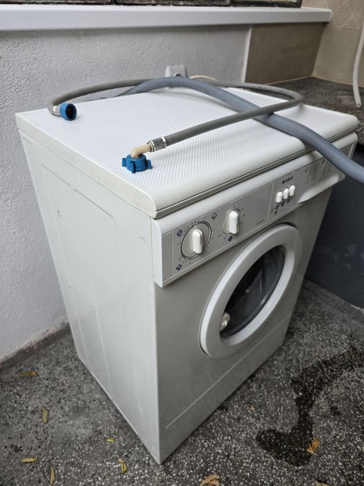 Пералня индезит тясна