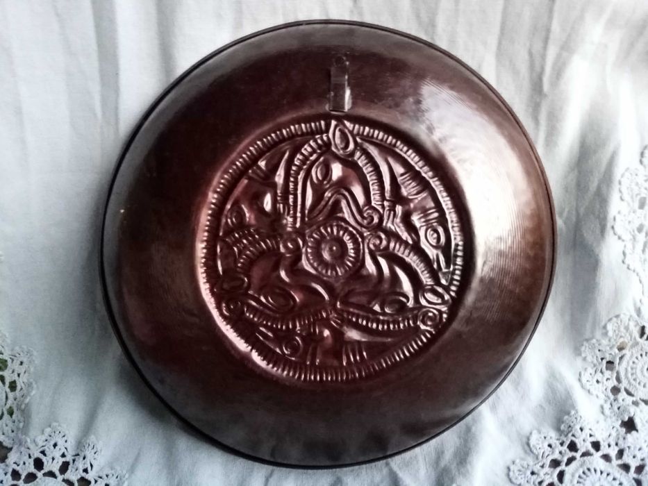 Стара медна чиния