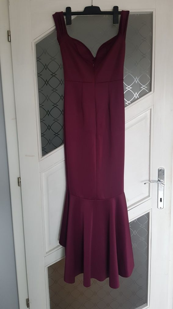 Rochie bordo, de ocazie - stil sirena, umerii cazuti