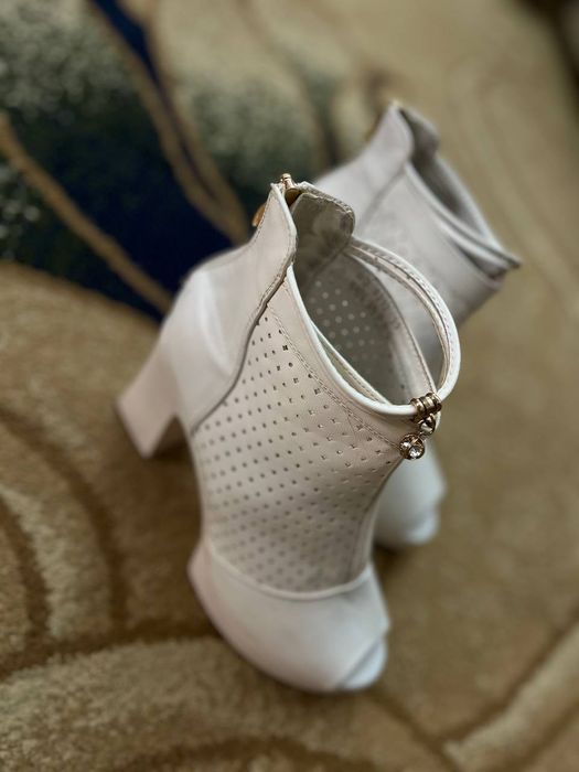 polsaposhki tufli sotiladi