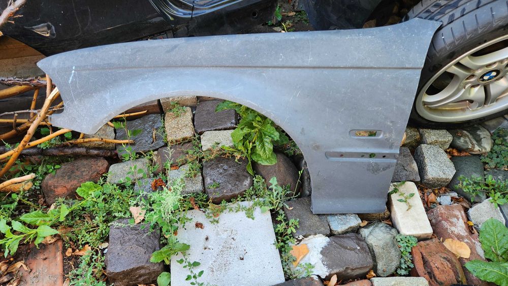 Aripa stanga fata E46 non facelift sedan touring noua fara rugina