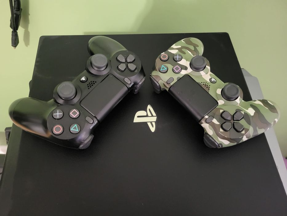 PS4, 1TB +2 controllere si jocuri