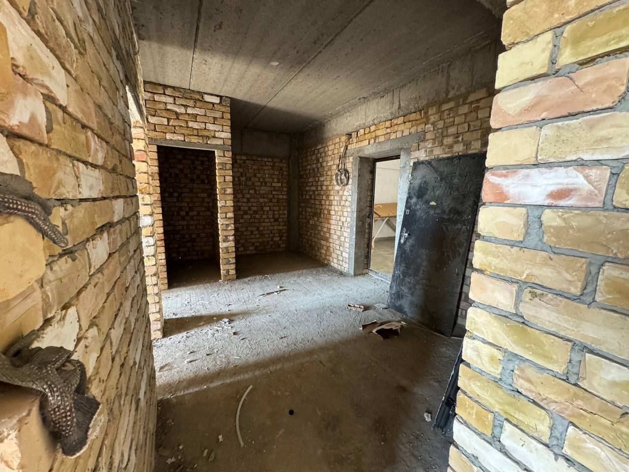 Срочно продажа квартиры  3/6/10
Яшнабадский район 
Ориентир Узбум
82 к