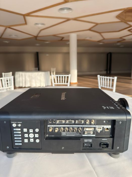 Videoproiector Panasonic PT-DZ870ELK