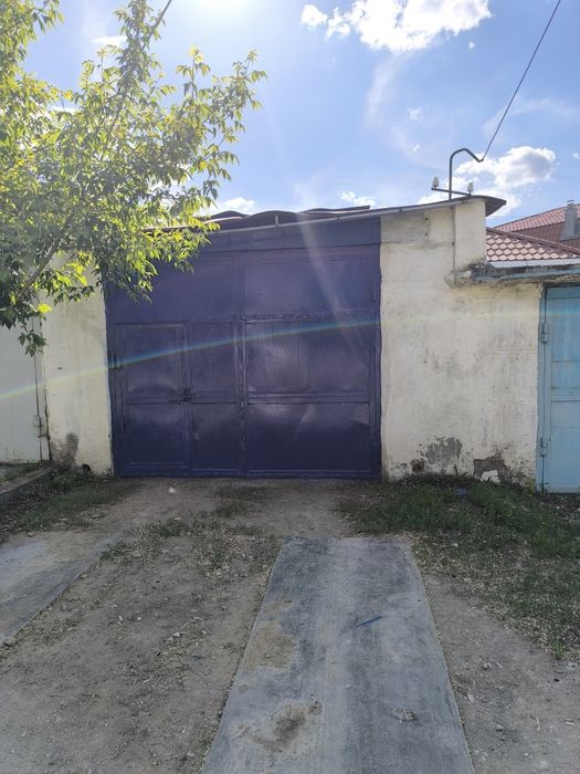 Продам гараж рядом с твоим домом, в центре  - с погребом,ямой и светом