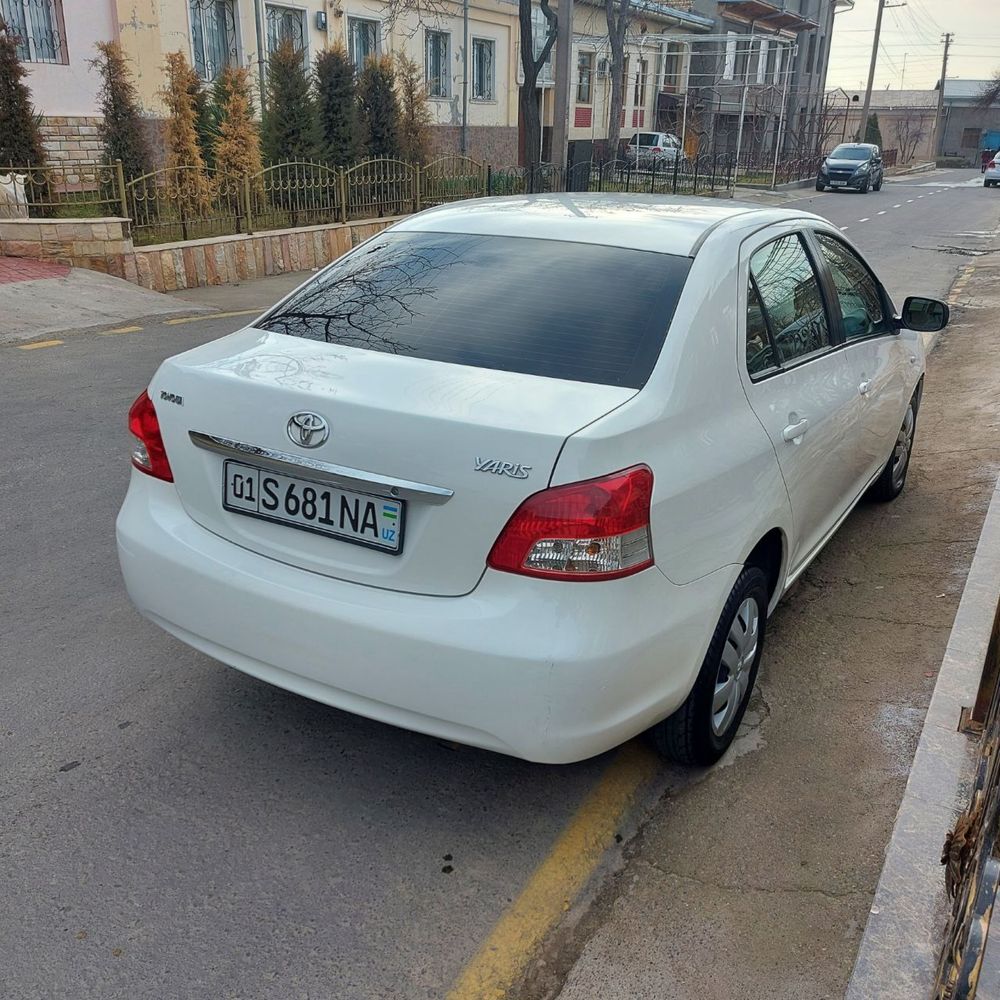 Toyota yaris 2008