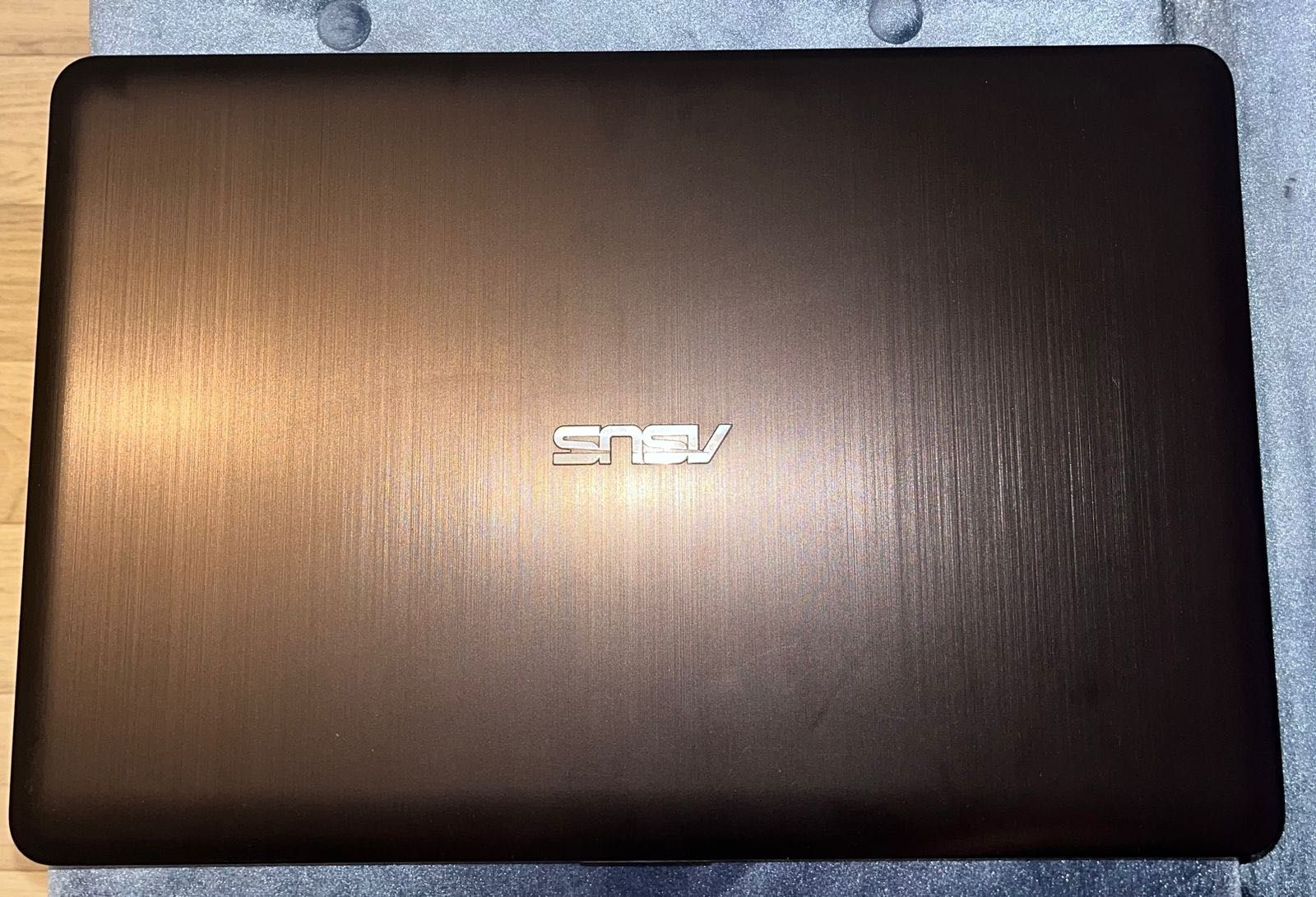 ASUS X540L | 15.6″ | Core i3 | Windows 10 Pro