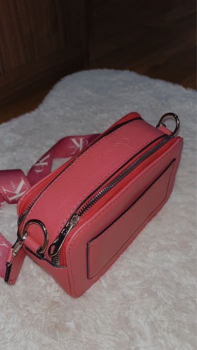 Дамска чанта на Calvin Klein