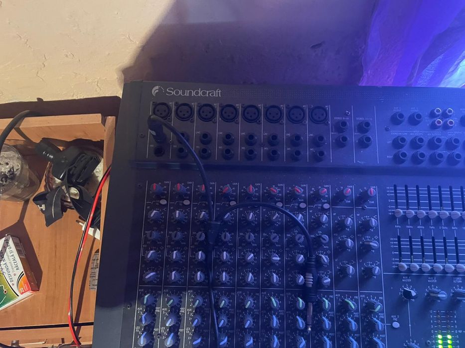 Vând sistem jbl Mixer și încă două boxe