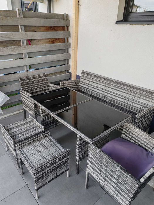 Set scaune cu masa din ratan