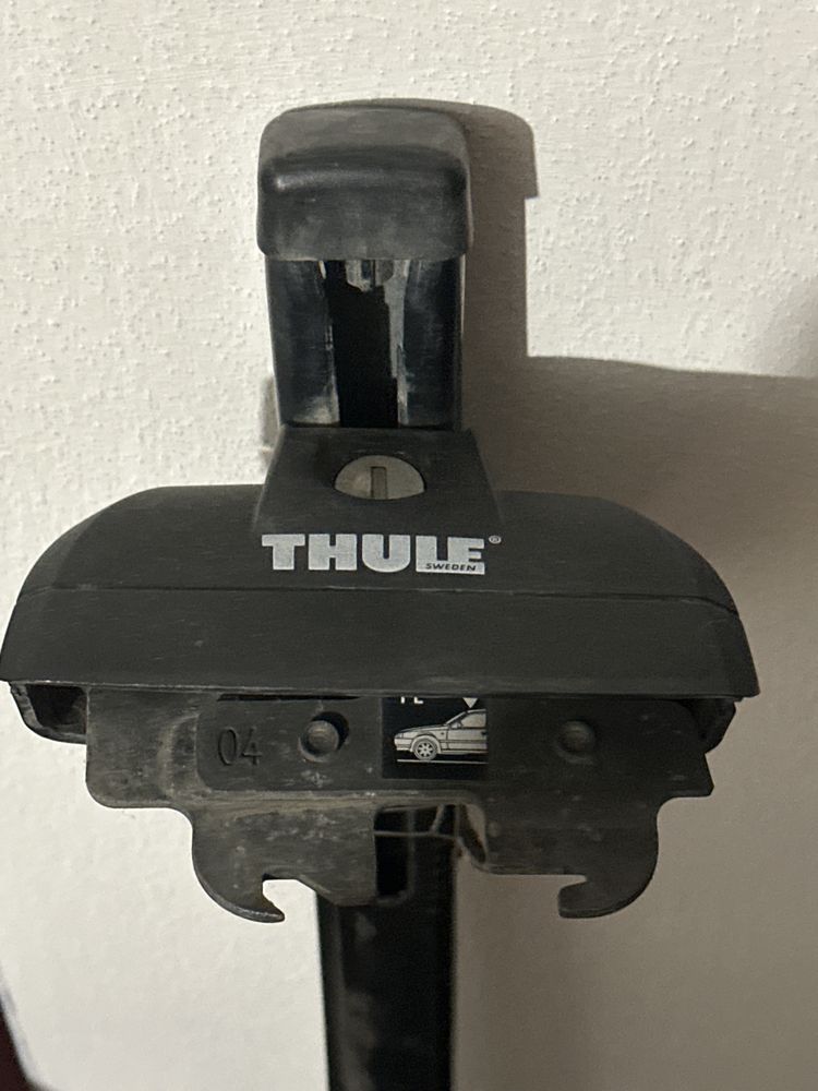 Bare transversale cu suport 4 perechi schiuri THULE