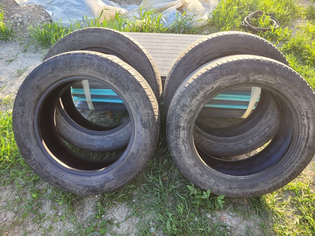 2 anvelope Michelin & 2 anvelope Bridgestone, 100 lei toate