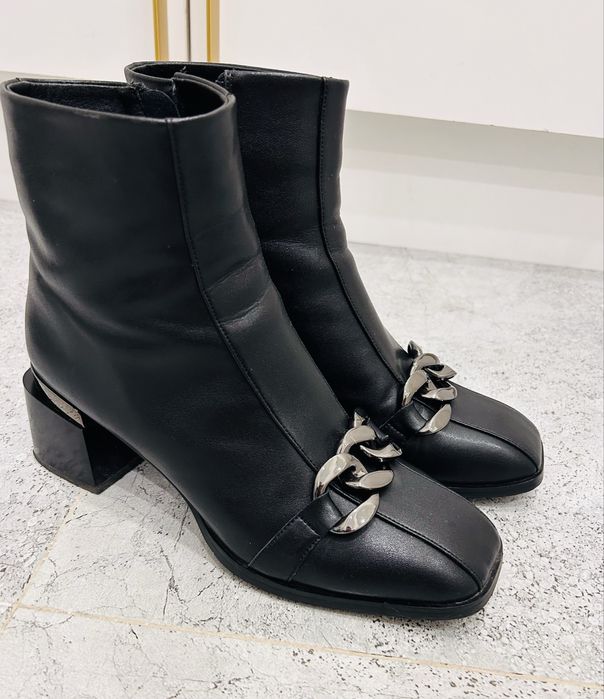 Демисезонные кожаные сапожки 40 размера, Турция