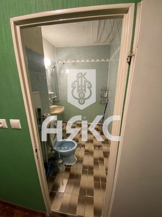 Двустаен напълно обзаведен апартамент в кв. Света Троица