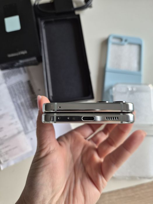 Samsung Zflip 5 -512GB Mint