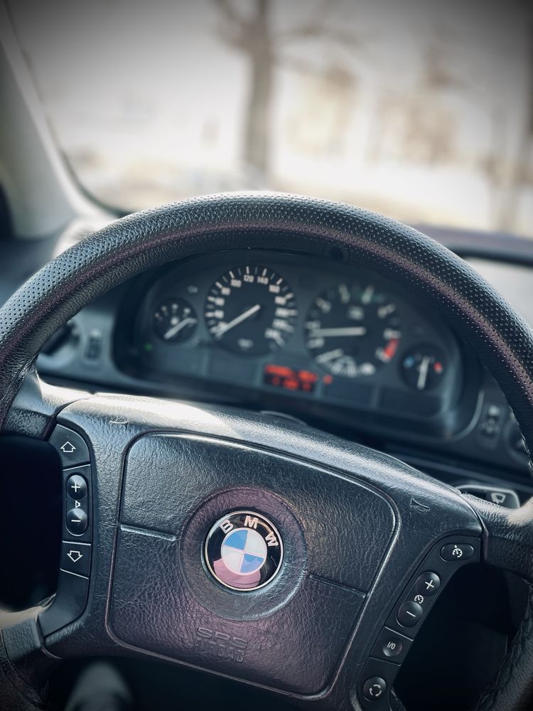 Продам BMW E39 рестайлинг 2001 год