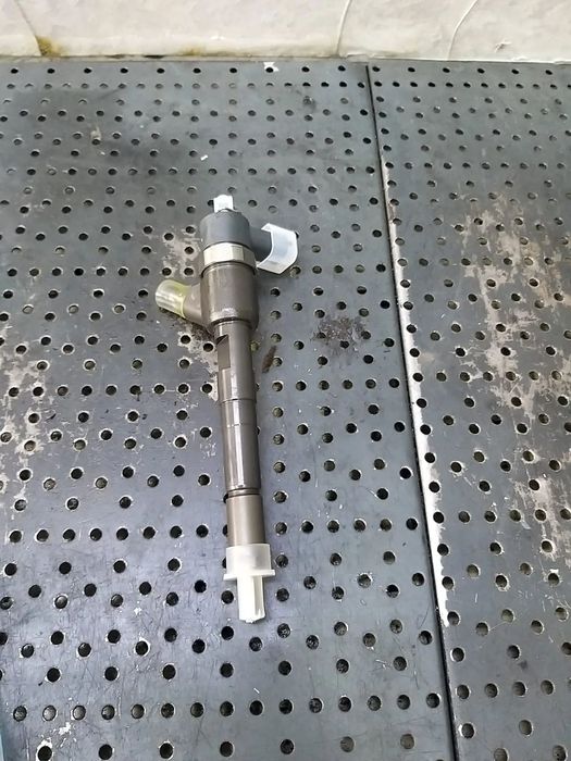 Injector nou 1.3 mjt fiat doblo 0445110083