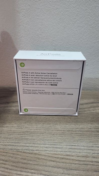 Casti apple airpods 4 cu active noise cancelation