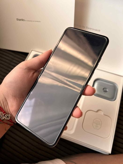 Motorola RAZR 60 Swarovski crystals collaboration