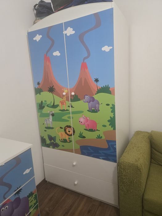 Vand comoda si sifonier camera copil